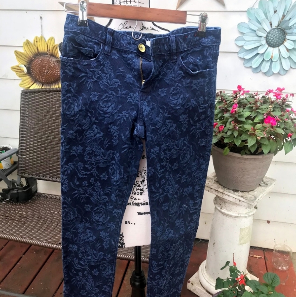 This adorable pair of jeans
